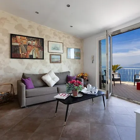 别墅 Spacious With Pool, Jacuzzi & Panoramic Sea View 索伦托