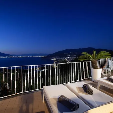 别墅 Spacious With Pool, Jacuzzi & Panoramic Sea View 索伦托