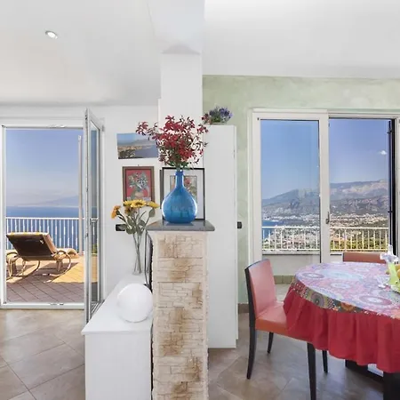 别墅 Spacious With Pool, Jacuzzi & Panoramic Sea View 索伦托