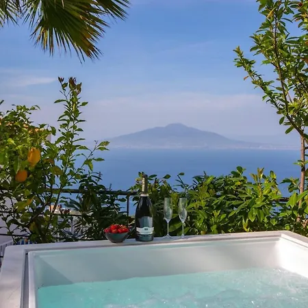 Spacious With Pool, Jacuzzi & Panoramic Sea View 索伦托