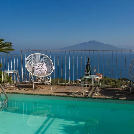 Spacious With Pool, Jacuzzi & Panoramic Sea View 别墅 索伦托